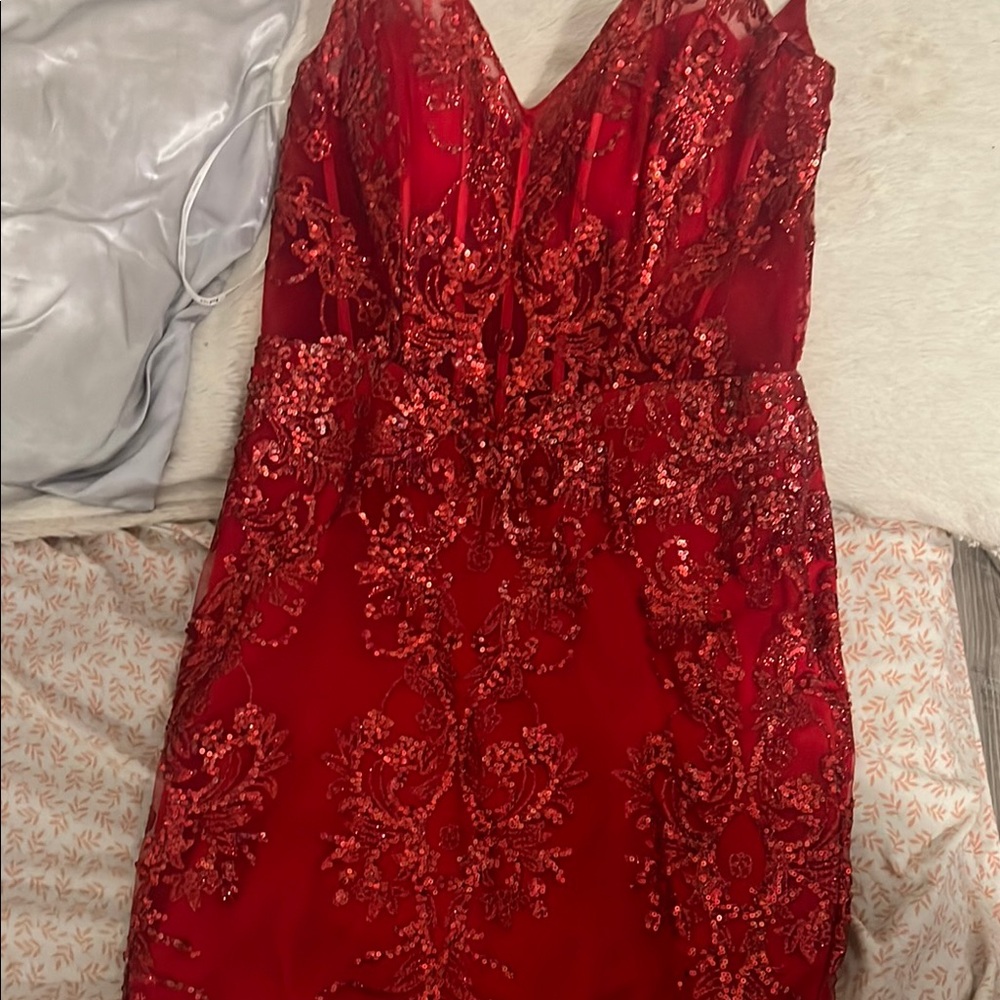 Elegant Red Lace Evening Dress